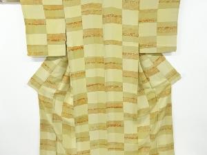 リサイクル　横段にのり散らし模様小紋着物